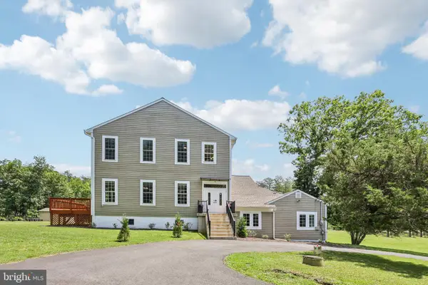 12304 Popes Head Rd, FAIRFAX, VA 22030