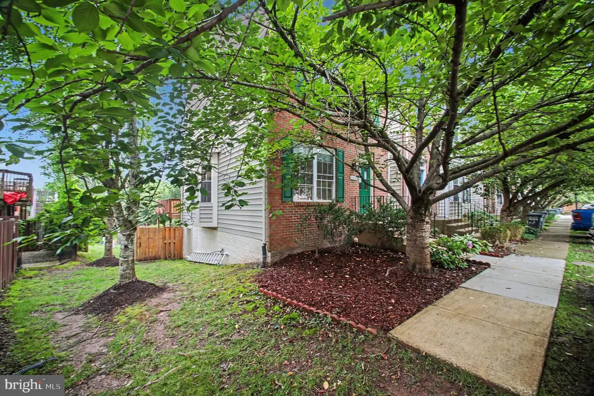 4624 Deerwatch Dr, Chantilly, VA 20151 - #1
