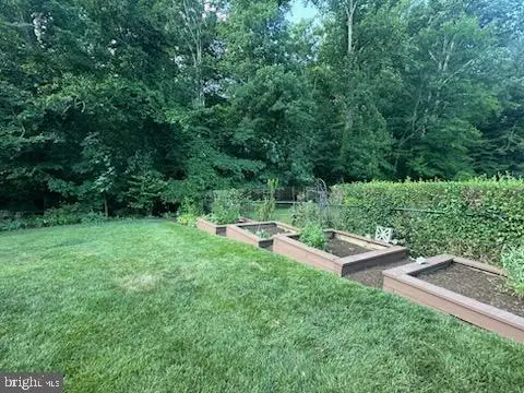 7504 Nancemond St, Springfield, VA 22150 - #3