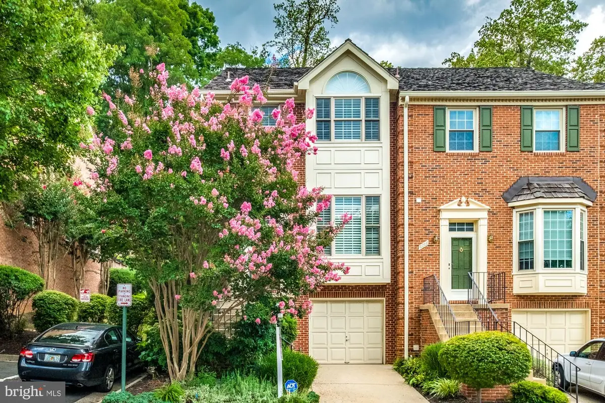 6008 Kelsey Ct, Falls Church, VA 22044 - #1