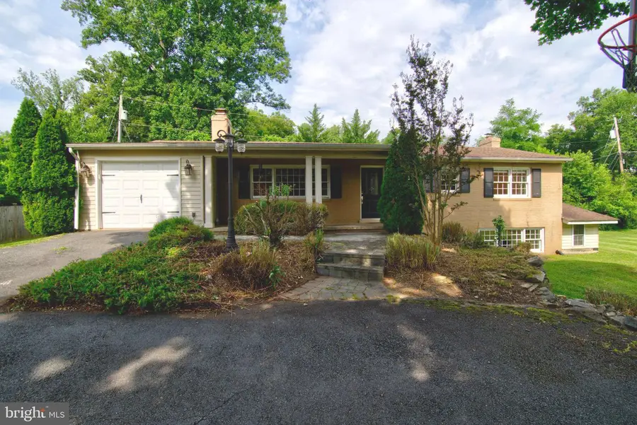 900 Walker Rd, Great Falls, VA 22066 - #2
