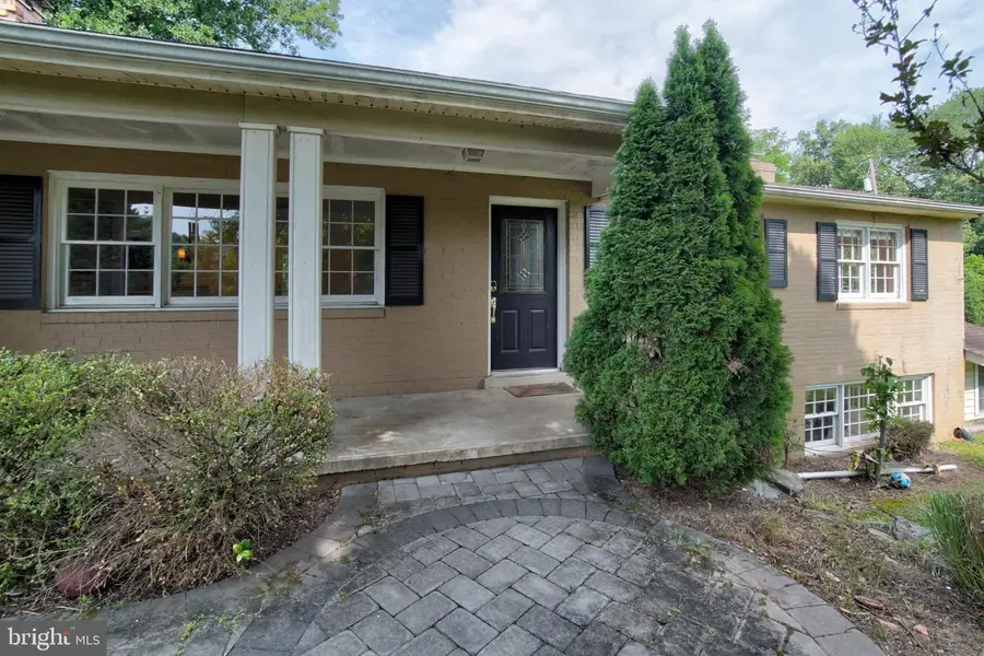 900 Walker Rd, Great Falls, VA 22066 - #3