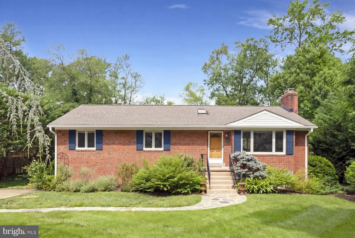 8540 Mount Zephyr Dr, Alexandria, VA 22309 - #1