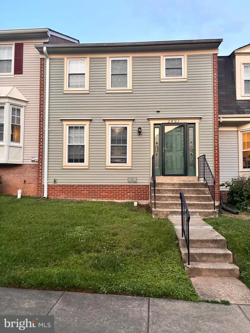 2803 Knollside Ln, Vienna, VA 22180 - #1