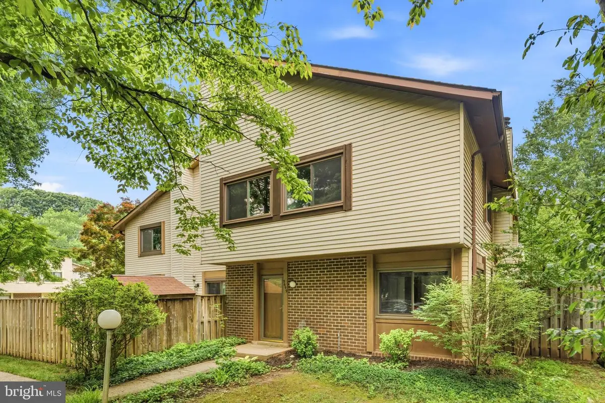 5699 Summer Oak Way, Burke, VA 22015 - #1