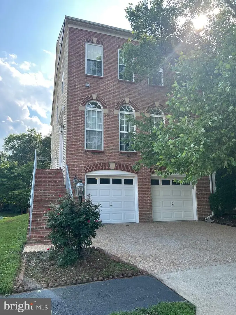 13616 Big Boulder Rd, Herndon, VA 20171 - #1