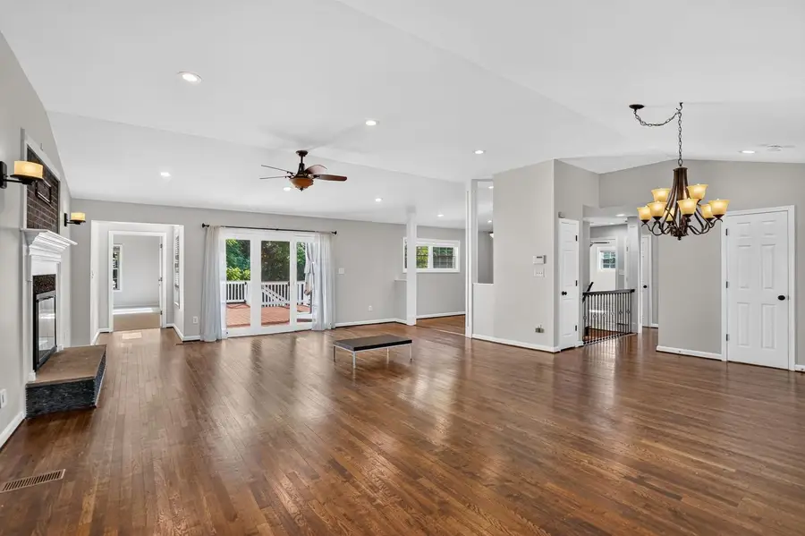 11600 Leehigh Dr, Fairfax, VA 22030 - #2