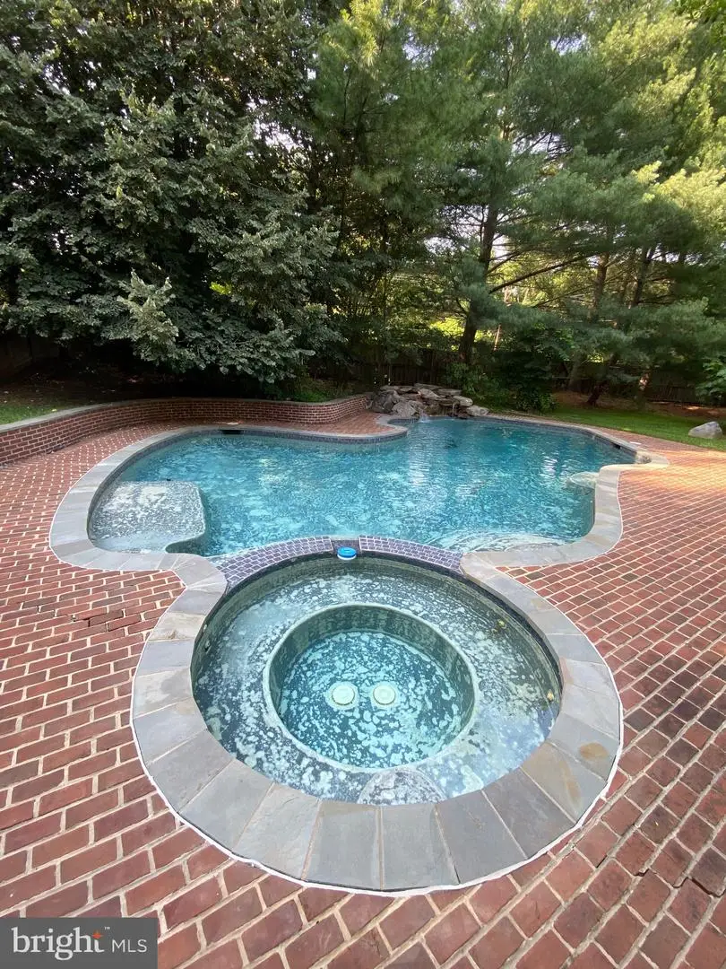 851 Forestville Meadows Dr, Great Falls, VA 22066 - #3