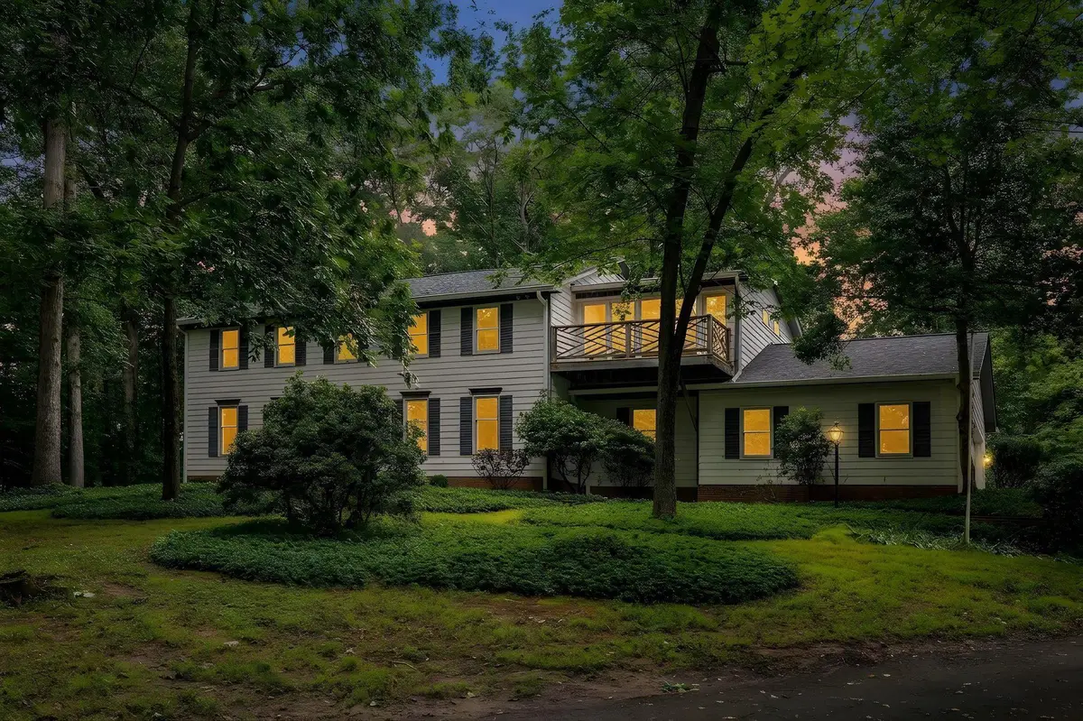 1132 Springvale Rd, Great Falls, VA 22066 - #1