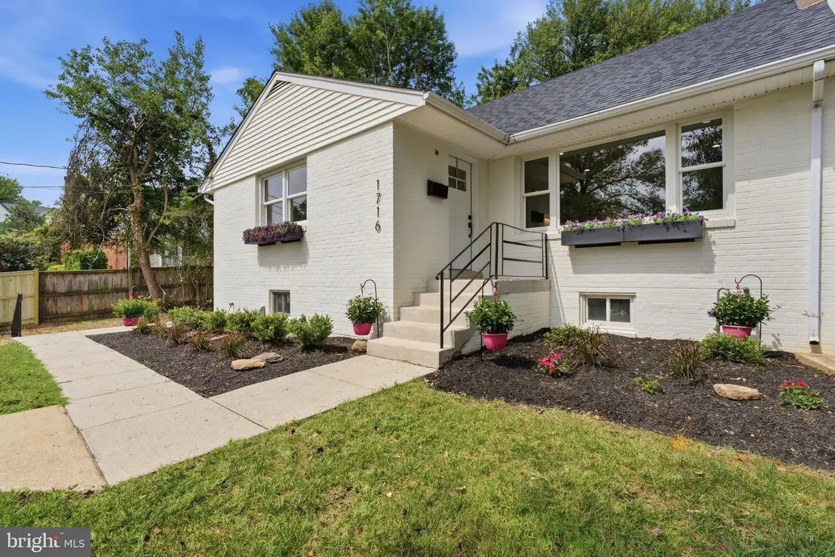 1716 Macon St, McLean, VA 22101 - #1