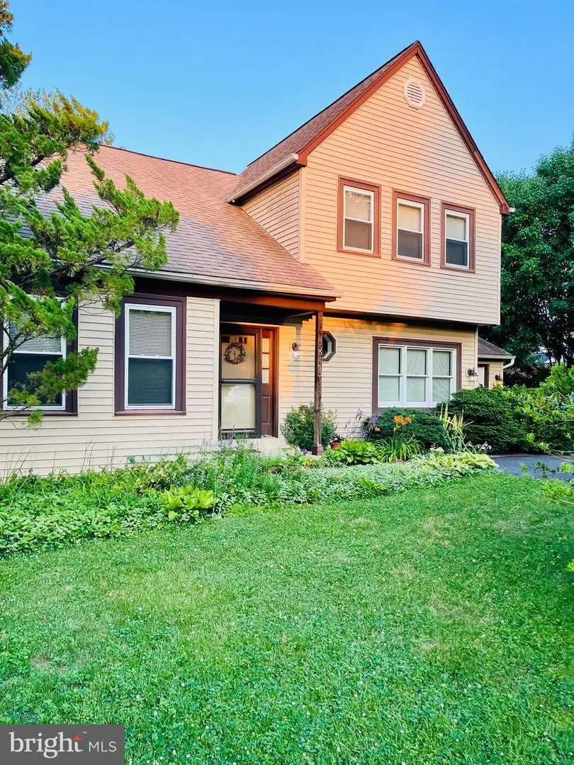 15113 Philip Lee Rd, Chantilly, VA 20151 - #1