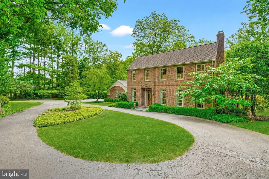 1033 Swinks Mill Rd, McLean, VA 22102 - #2