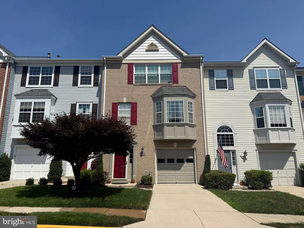 6014 Lands End Ln, Alexandria, VA 22315 - #1
