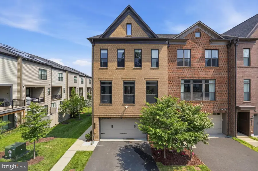 12266 Sweet Willow Ln, Fairfax, VA 22030 - #2