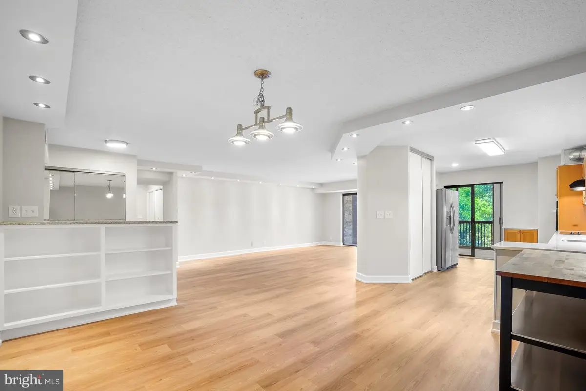 5904 Mount Eagle Dr #601, Alexandria, VA 22303 - #1