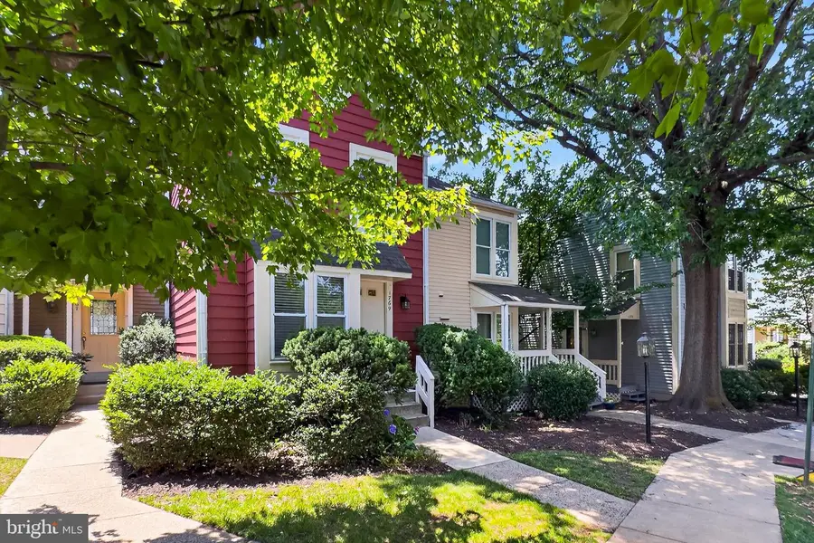 1769 Whisperhill Dr, Reston, VA 20194 - #3