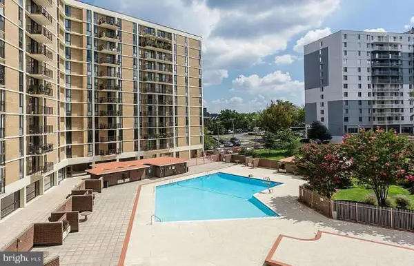 6800 Fleetwood Rd #414, MCLEAN, VA 22101