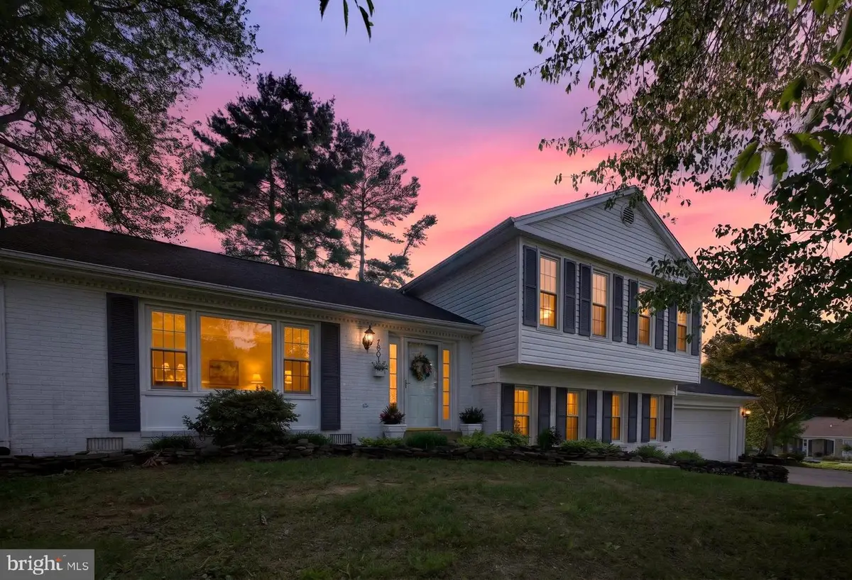 7901 Laural Valley Way, Springfield, VA 22153 - #1