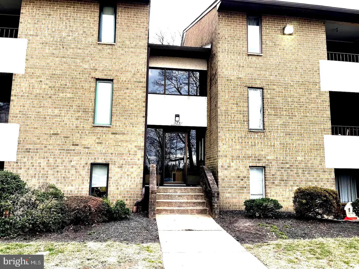 527 Florida Ave #103, Herndon, VA 20170 - #1