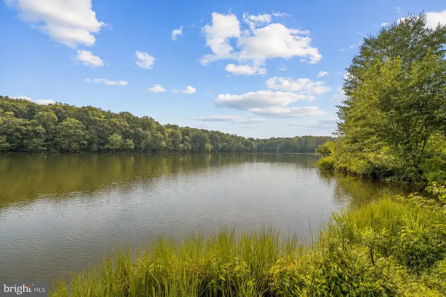 9125 Galbreth Ct, Springfield, VA 22153 - #2