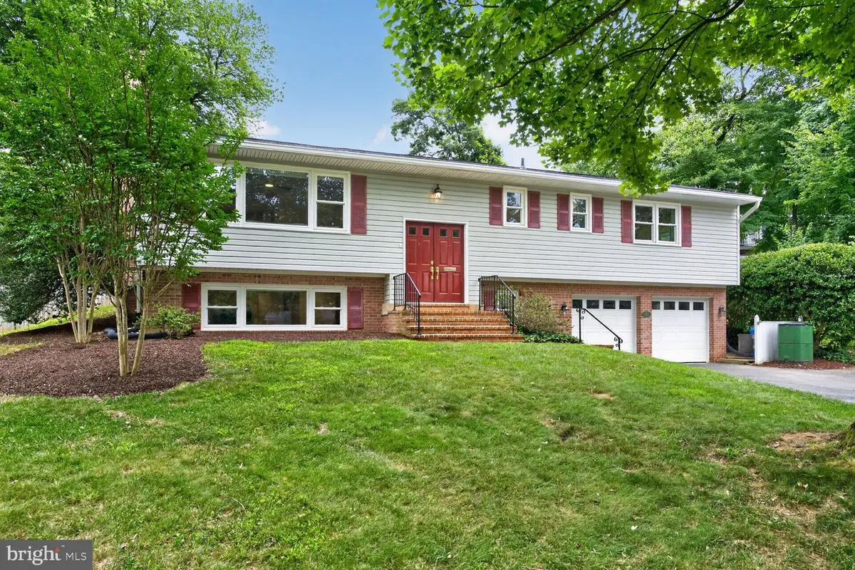 1933 Relda Ct, Falls Church, VA 22043 - #1