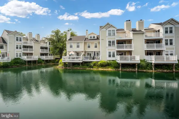 3349 Lakeside View Dr, FALLS CHURCH, VA 22041