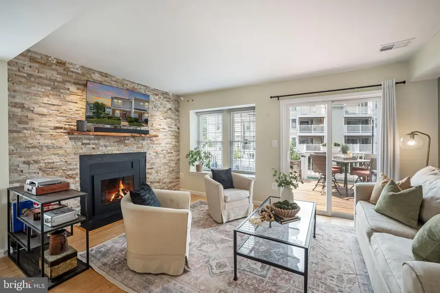 3349 Lakeside View Dr, Falls Church, VA 22041 - #3