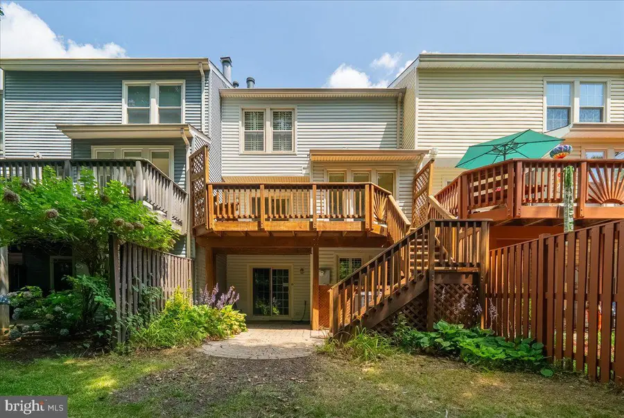 6090 Joust Ln, Alexandria, VA 22315 - #2