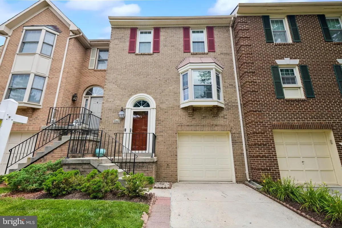 5943 Norham Dr, Alexandria, VA 22315 - #1