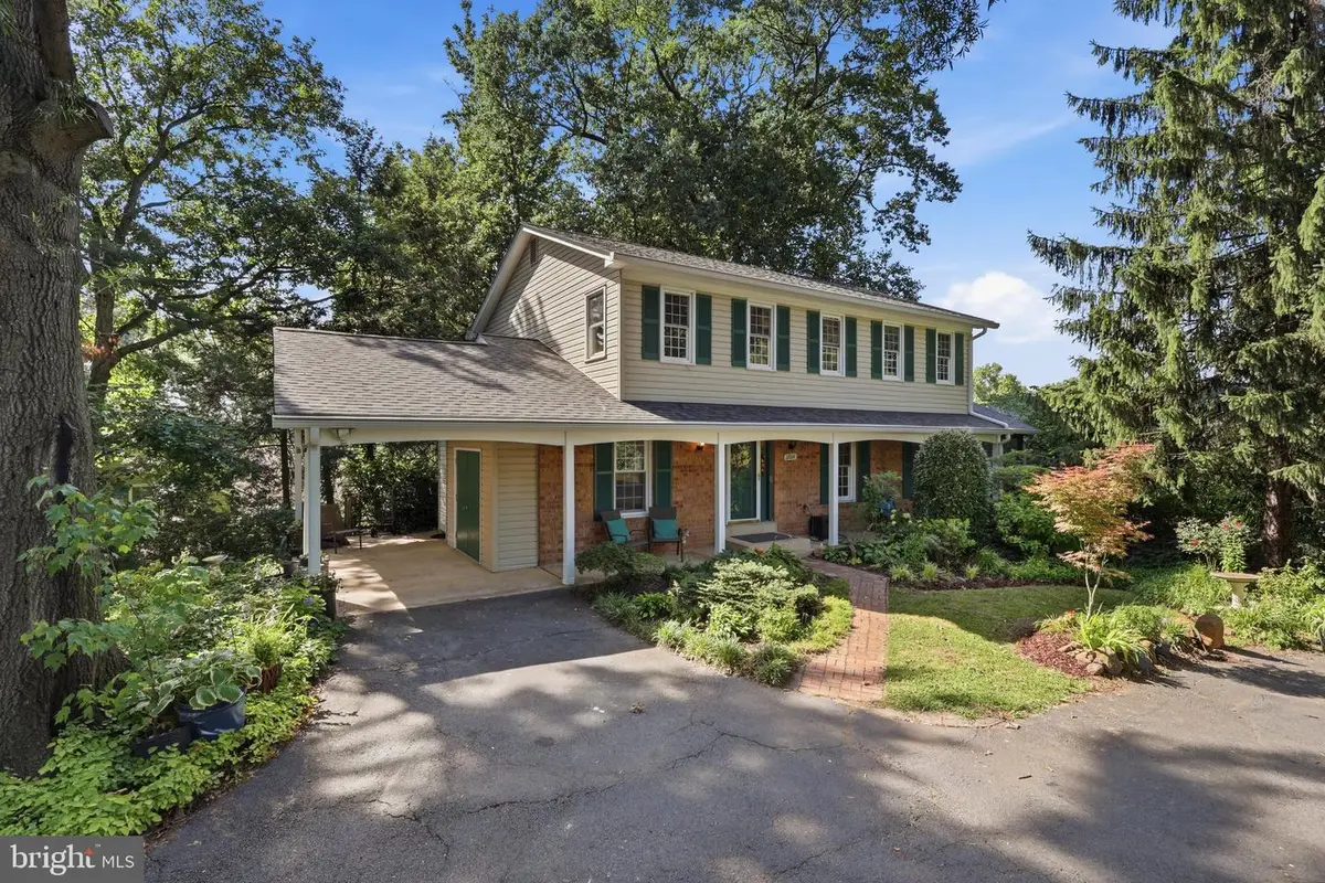 12024 Cheviot Dr, Herndon, VA 20170 - #1