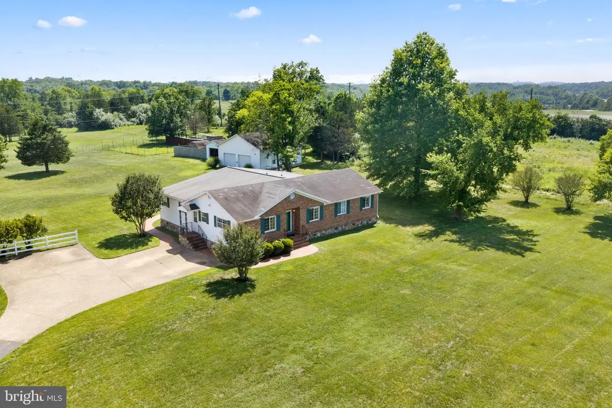 14917-a Compton Rd, Centreville, VA 20121 - #1