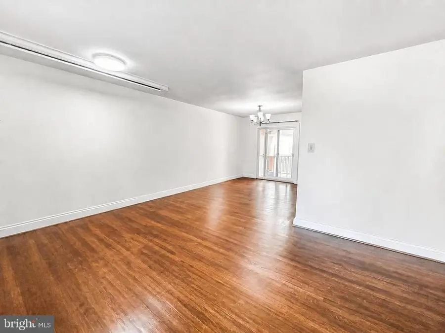 8237 Smithfield Ave, Springfield, VA 22152 - #2