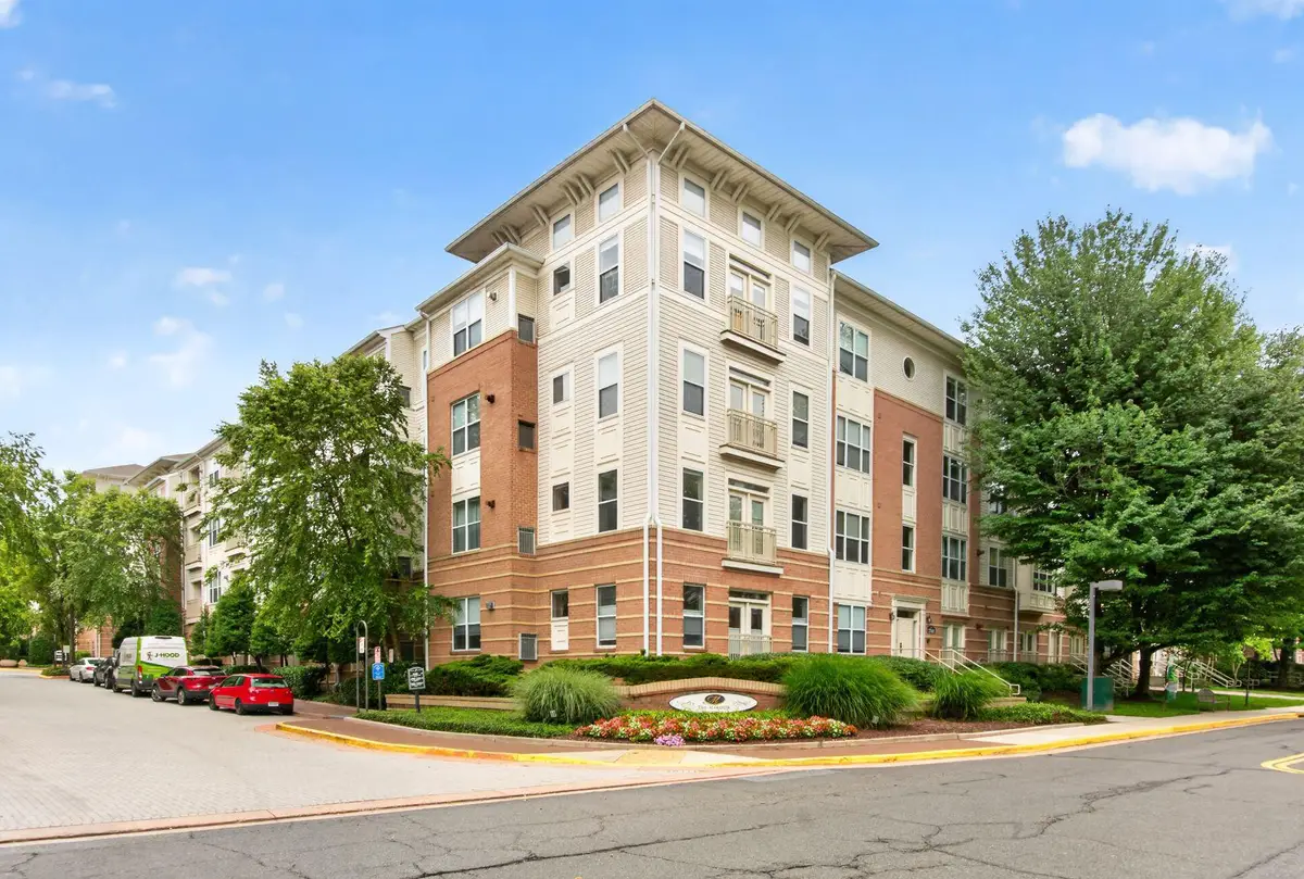 9486 Virginia Center Blvd #321, Vienna, VA 22181 - #1