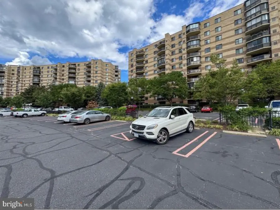 8340 Greensboro Dr #708, McLean, VA 22102 - #3