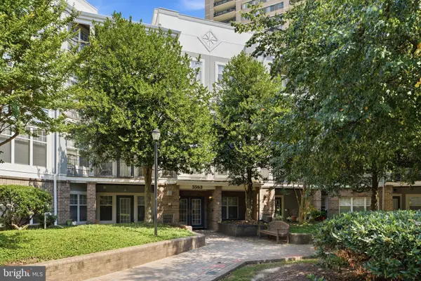 5563 Seminary Rd #107, FALLS CHURCH, VA 22041