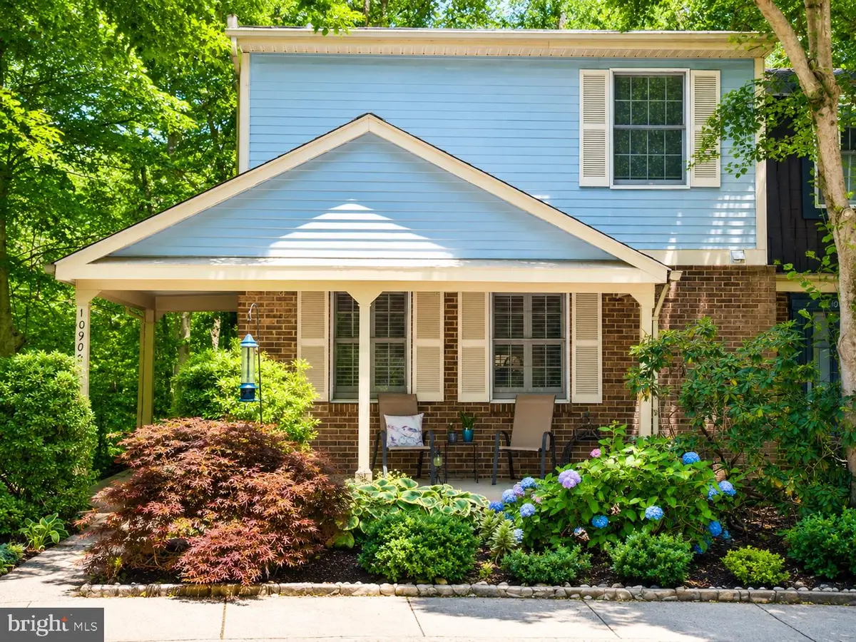 10906 Barton Hill Ct, Reston, VA 20191 - #1