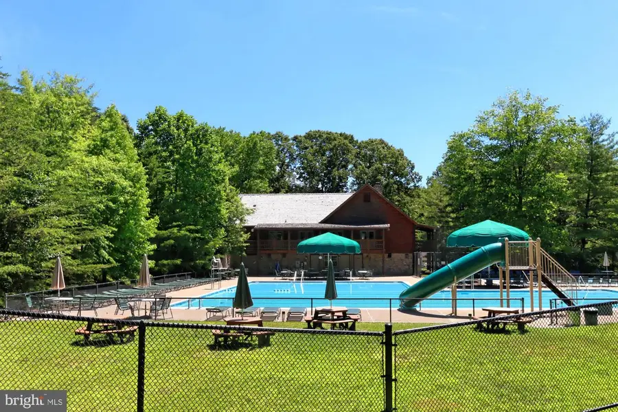 9825 Wolcott Dr, Burke, VA 22015 - #3