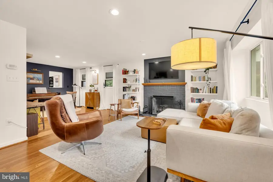 6616 Kerns Rd, Falls Church, VA 22042 - #2