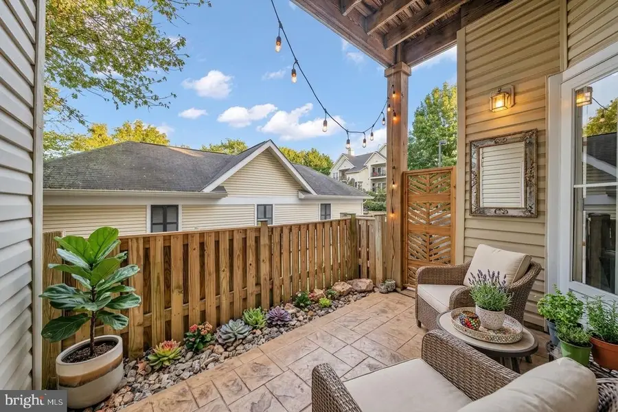 4139 Fountainside Ln #104, Fairfax, VA 22030 - #2