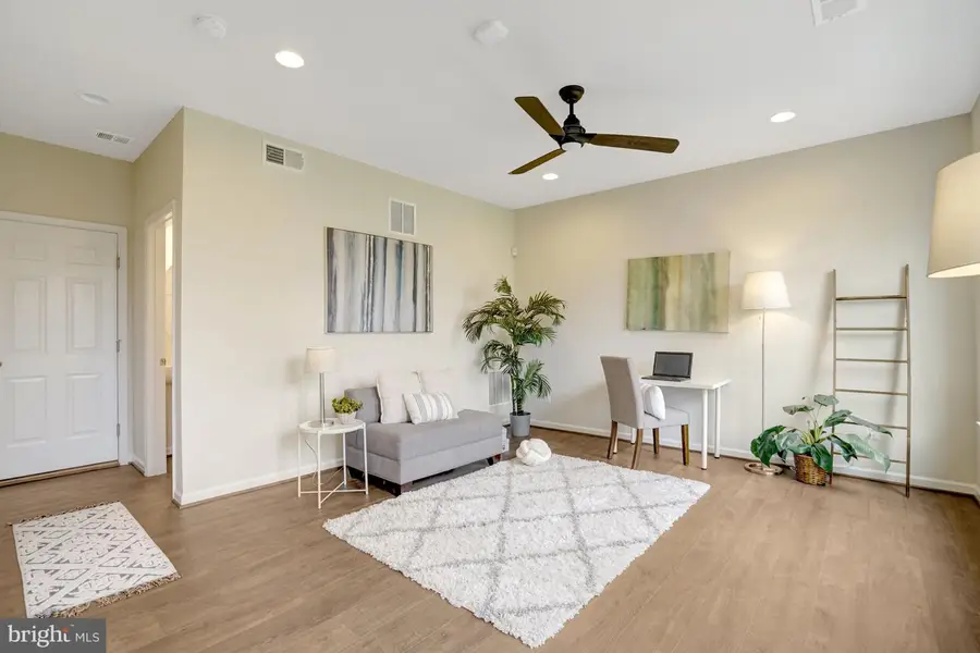 8374 Sallyport St, Lorton, VA 22079 - #2