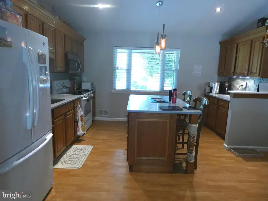 1002 Charlton Pl, Herndon, VA 20170 - #3