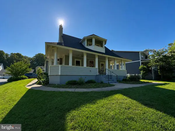 1106 Monroe St, HERNDON, VA 20170