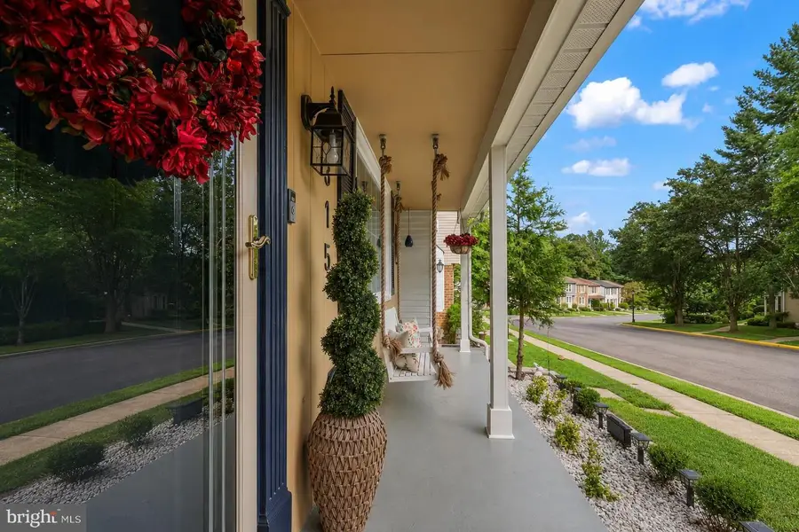 7315 Golden Horseshoe Ct, Springfield, VA 22153 - #3