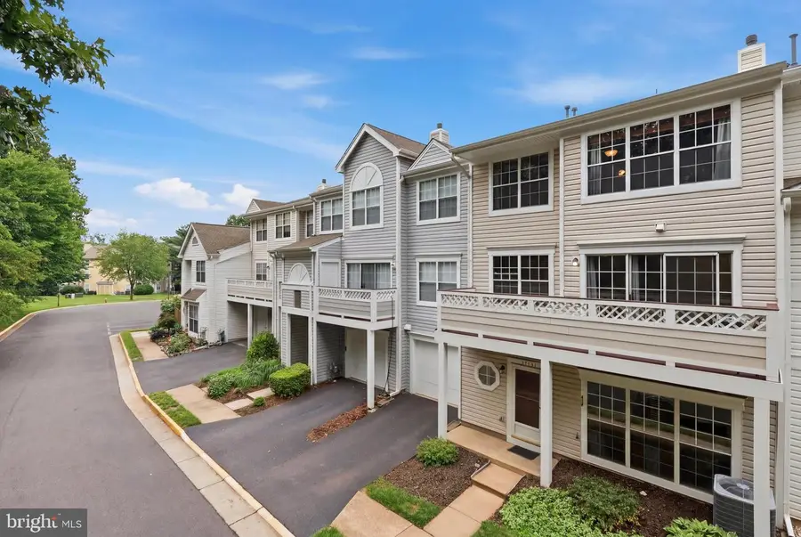 14451 Glencrest Cir #71, Centreville, VA 20120 - #3