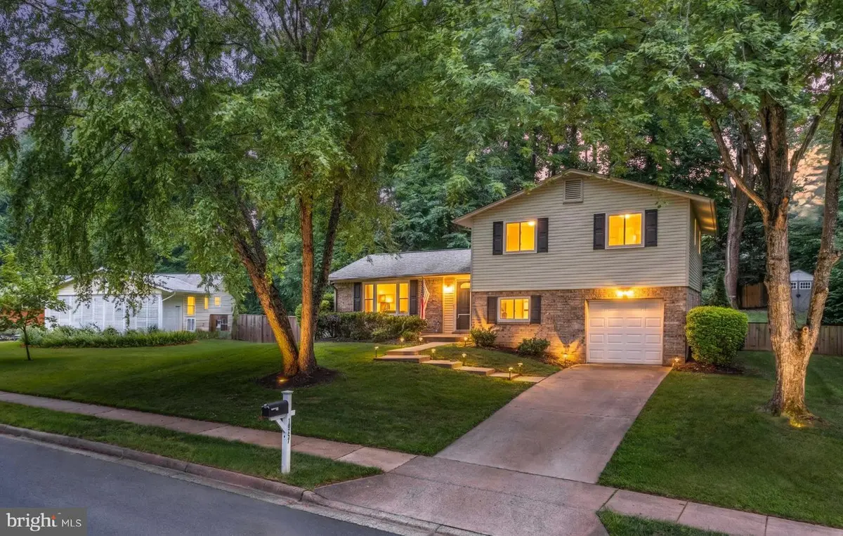 10197 Wavell Rd, Fairfax, VA 22032 - #1