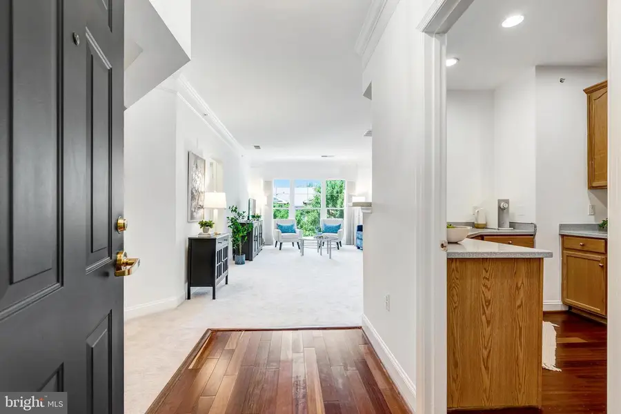 2901 Saintsbury Plz #404, Fairfax, VA 22031 - #2