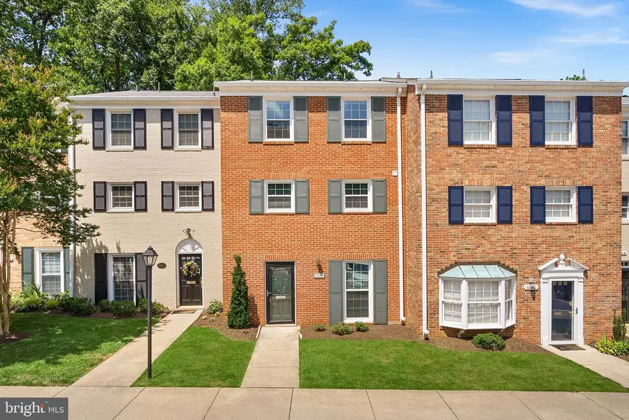6612 Burlington Pl, Springfield, VA 22152 - #2