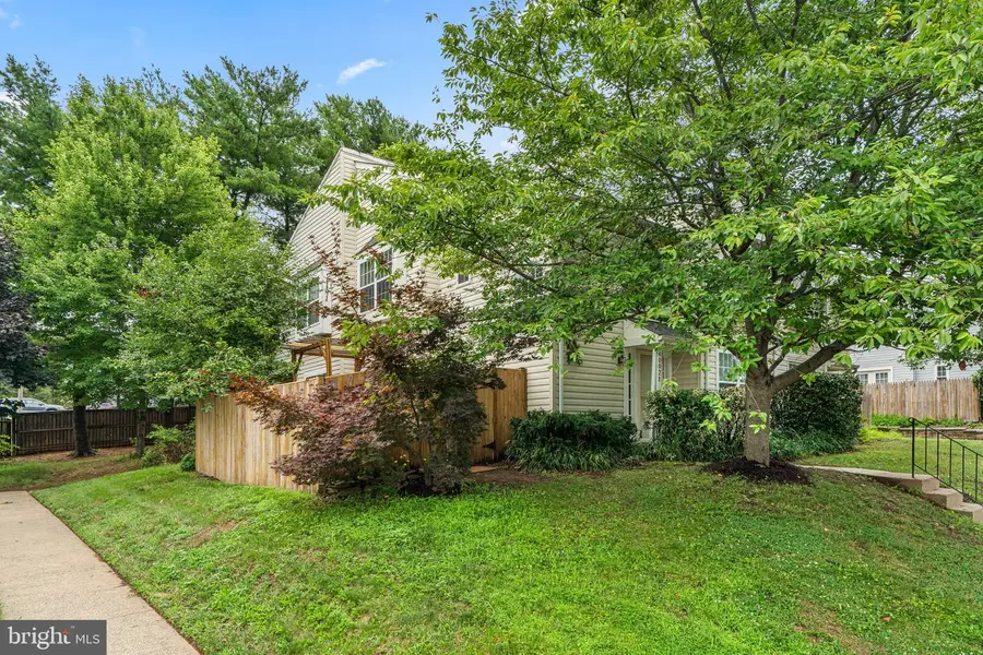 14002-b Grumble Jones Ct, Centreville, VA 20121 - #3