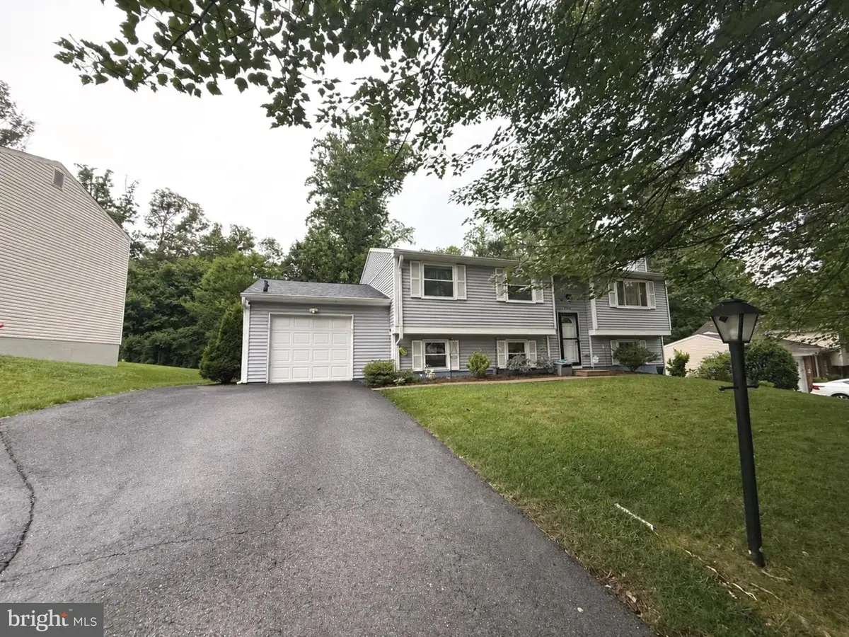 7907 Cliff Rock Ct, Springfield, VA 22153 - #1
