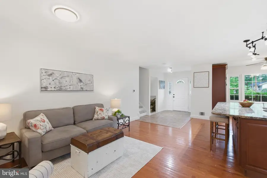5906 King James Dr, Alexandria, VA 22310 - #3
